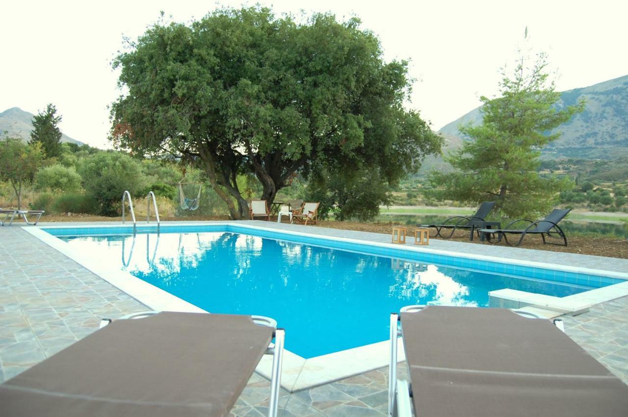 Blue Lagoon Villa Poros  Buitenkant foto